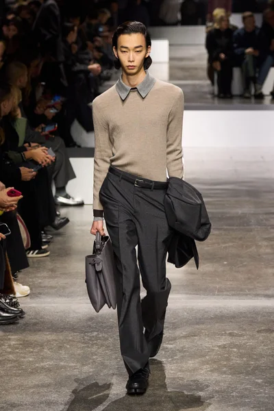 Look 44